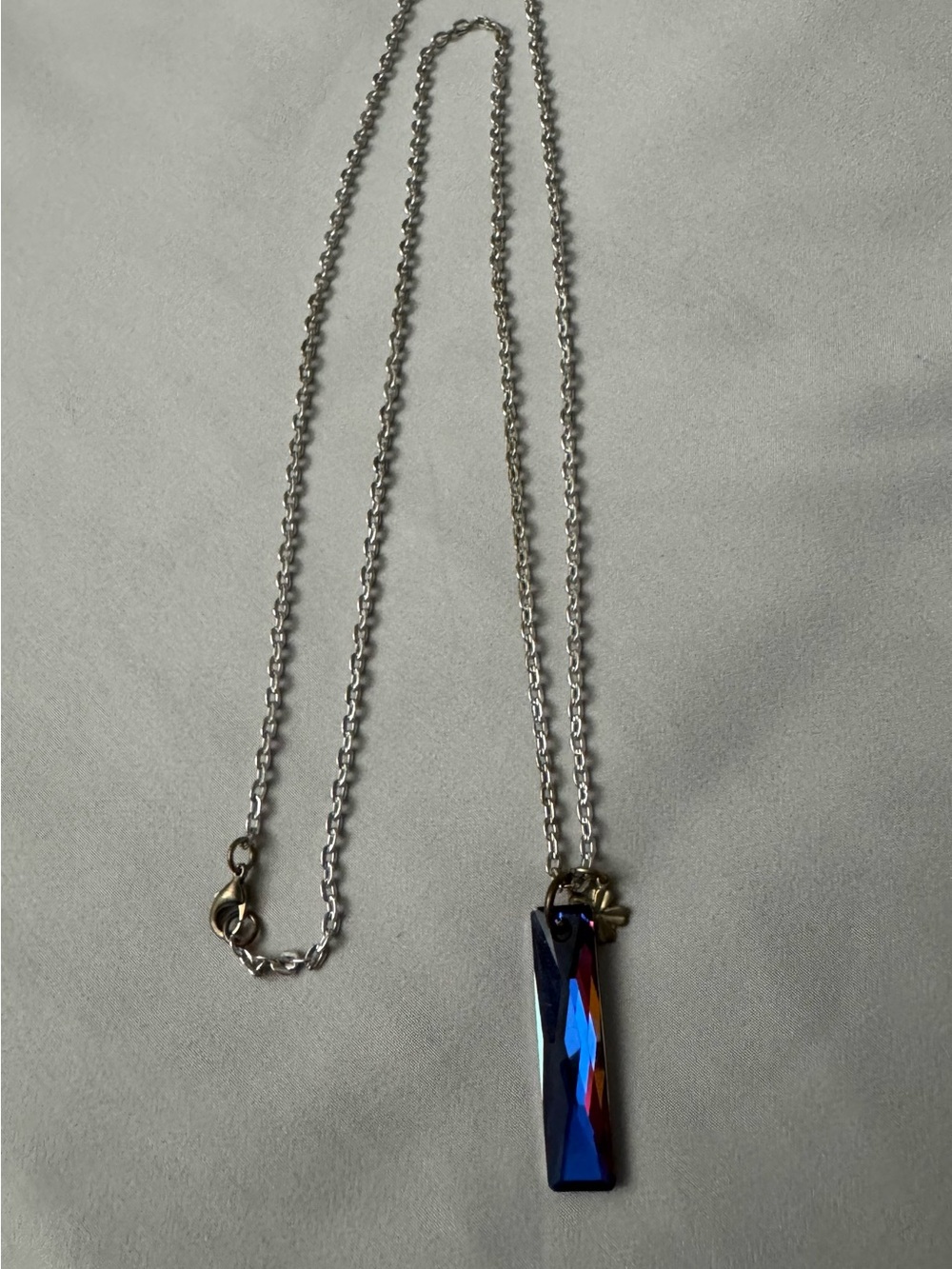 Elegant Iridescent Blue Crystal Bar Pendant Necklace - Women Jewelry